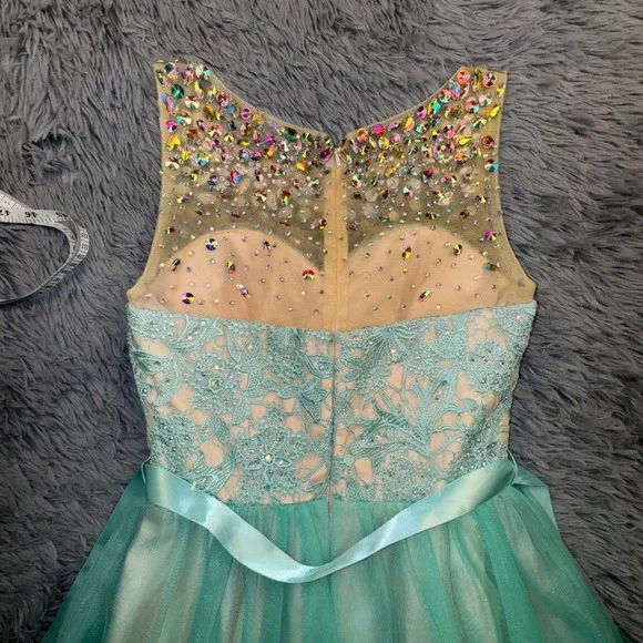 Envious Couture Prom Dress Sheer Beaded Bodice Tulle Skirt Aqua Formal Size 4